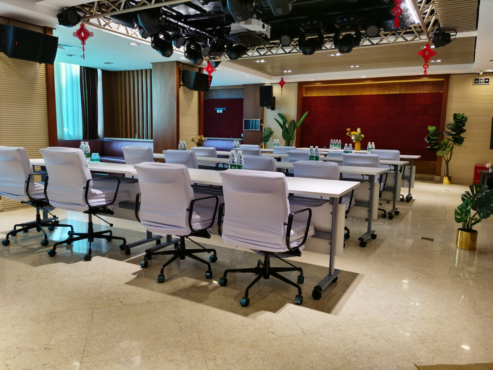 深圳哪些地方适合公司出游办年会—莫默（南澳店）案例