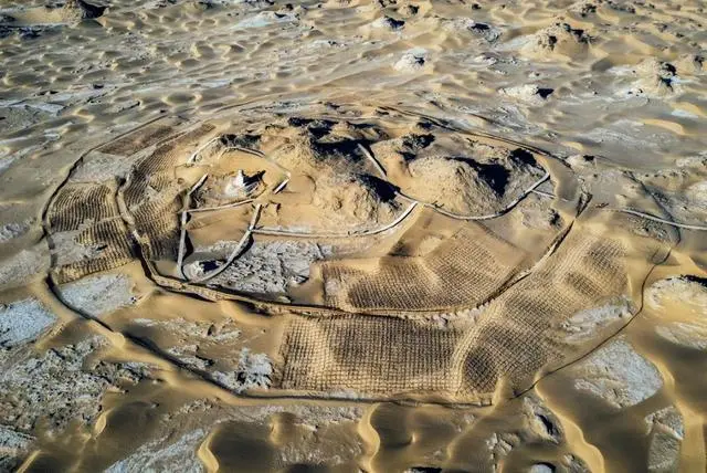 新疆尼雅遗址：千年来，被塔克拉玛干风沙掩埋的“精绝古国”