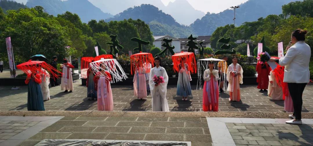 花间直播醉浪漫丨2020三清山“高山杜鹃赏花月”活动火爆开启