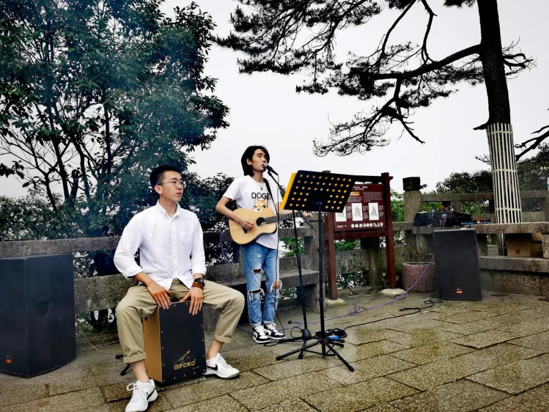 花间直播醉浪漫丨2020三清山“高山杜鹃赏花月”活动火爆开启