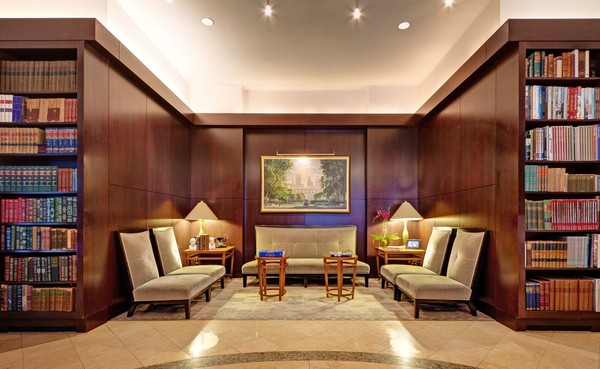 文青出动！全球8大特色图书馆饭店尽情当书虫、伴书香入睡